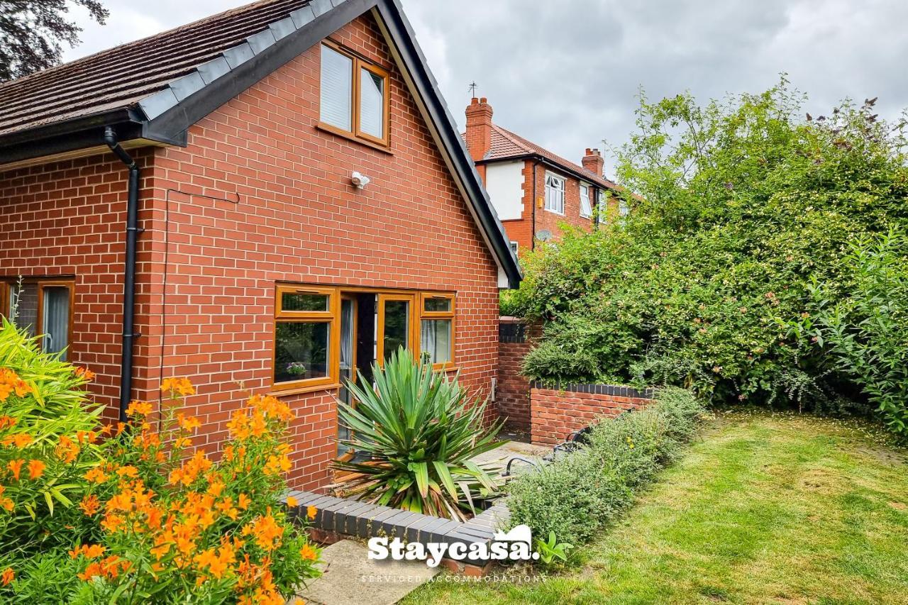 Tranquil Annex With Hidden In Beautiful Setting Hotel Bredbury Exterior photo
